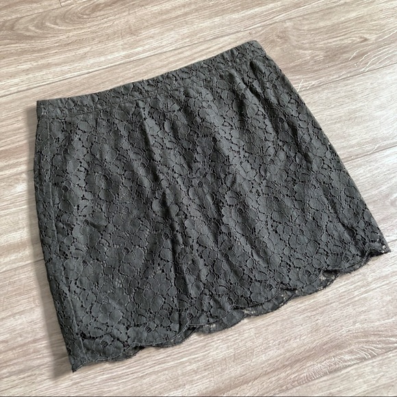 Talula Floral Lace Skirt Black - Picture 2 of 7